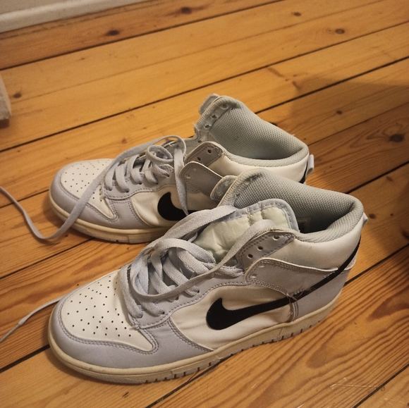 Nike Ankle Shoes - Picture 3 of 5